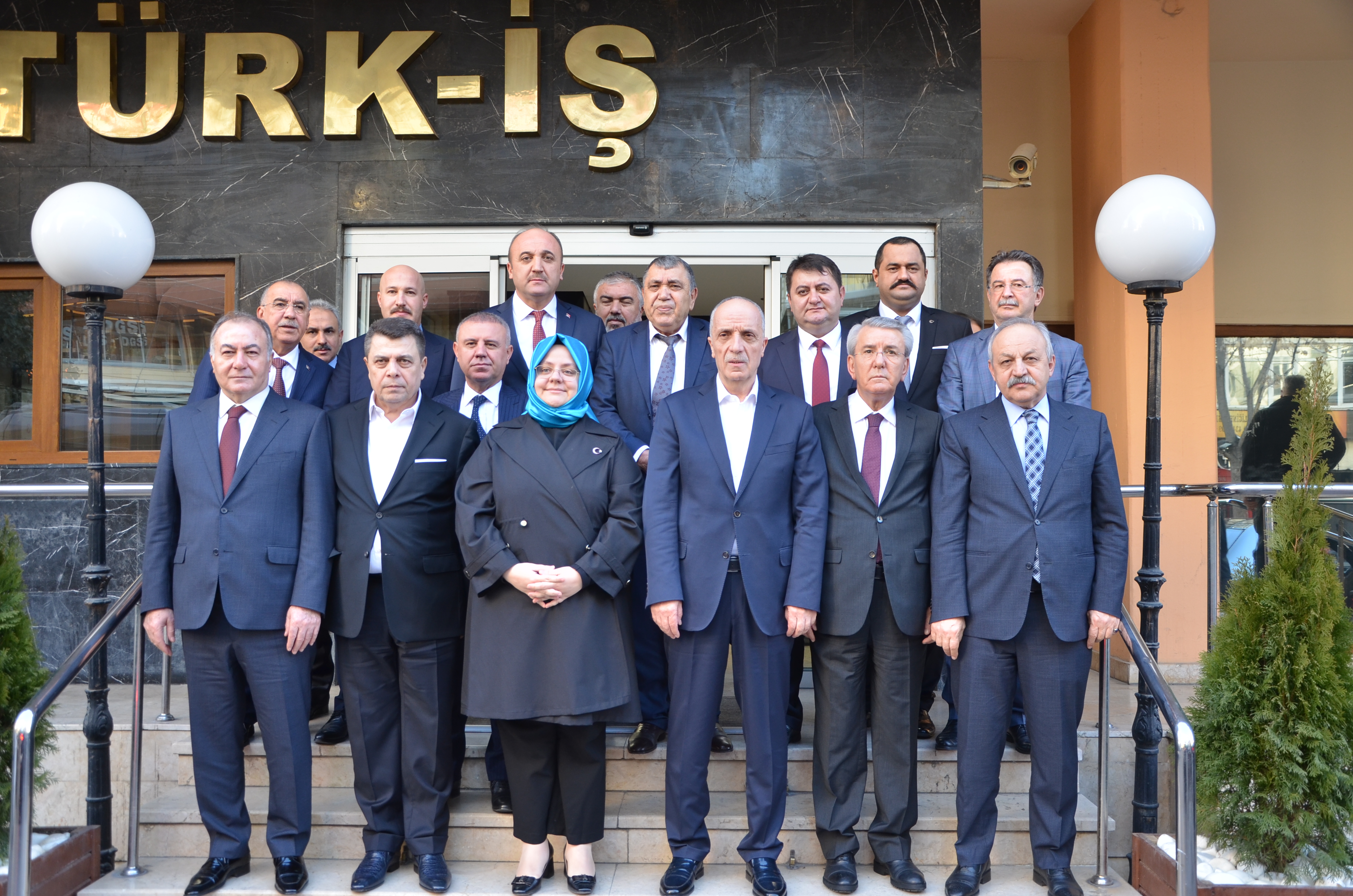 Başkanımız Ali Kemal Tatlıbal'ın Çalışma Bakanı Sn. Zehra Zümrüt Selçuk ile Görüşmesi görsel4
